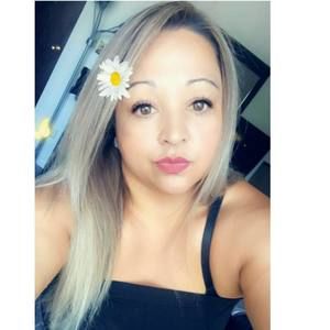 Meet your Posher, Elia